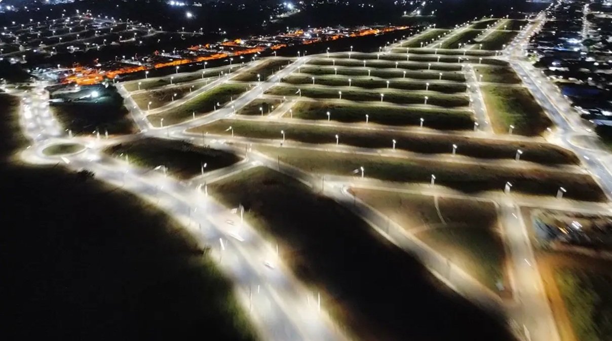 Vista noturna do Residencial Elvira, empreendimento da Urba em Uberaba